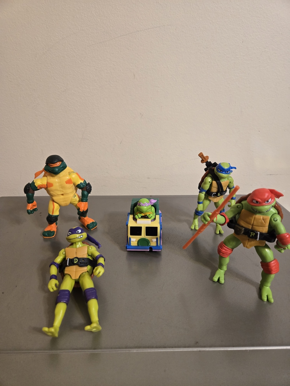 Teenage Mutant Ninja Turtles Action Figures Lot